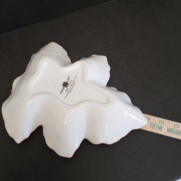 ASTOR LANE OAK LEAF DECORATIVE CANDY/NUT DISH - Picture 6 of 7